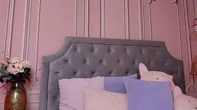 LucyAddison online show from 09-12-25, 03:06