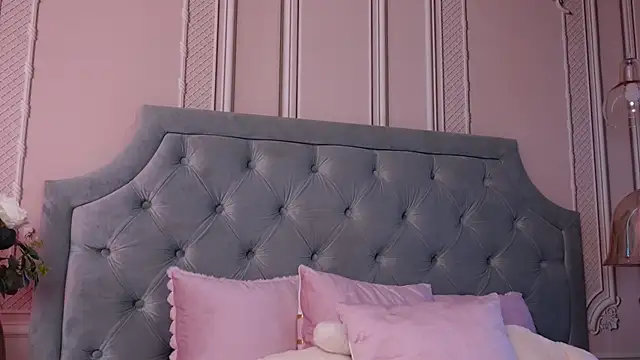 LucyAddison online show from 10-30-25, 04:22