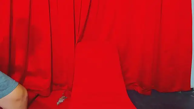 Snapshot of Extreme_Team8 chatting on 09-20-25, 04:39 Extreme Team8 online show from 09-20-25, 04:39