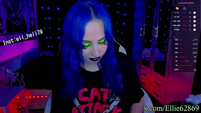 Snapshot of Kitty_goth chatting on 03-09-25, 02:50 Kitty goth online show from 03-09-25, 02:50