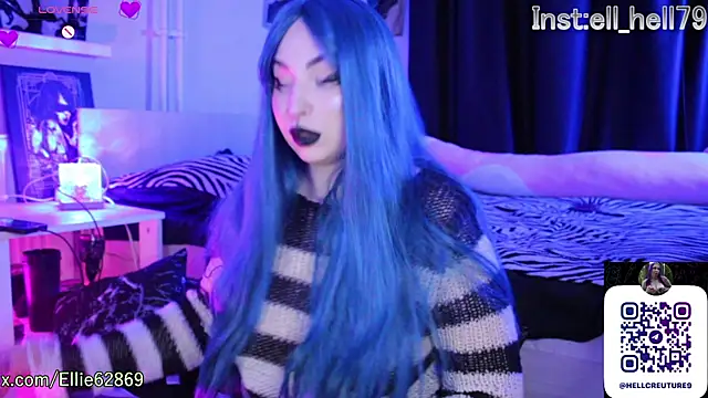 Snapshot of Kitty_goth chatting on 10-13-25, 08:43 Kitty goth online show from 10-13-25, 08:43