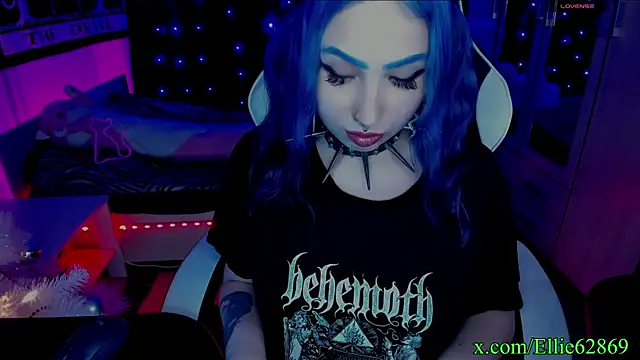 Snapshot of Kitty_goth chatting on 01-11-25, 09:25 Kitty goth online show from 01-11-25, 09:25
