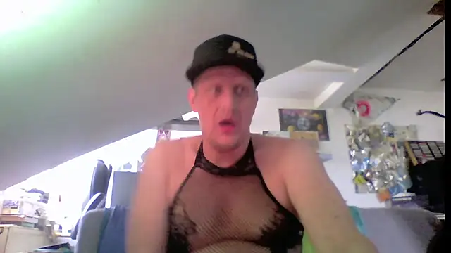 Bigthroaterboy online show from 06-15-26, 09:31