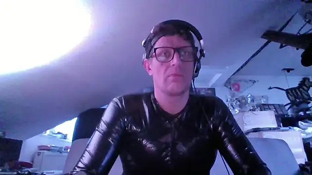 Bigthroaterboy online show from 10-30-25, 09:29