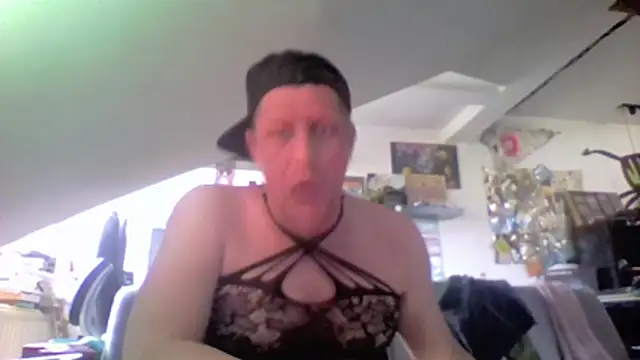 Bigthroaterboy online show from 06-17-26, 06:13