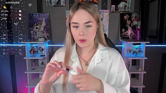 Snapshot of Ellen_Soft chatting on 11-12-25, 04:22 Ellen Soft online show from 11-12-25, 04:22