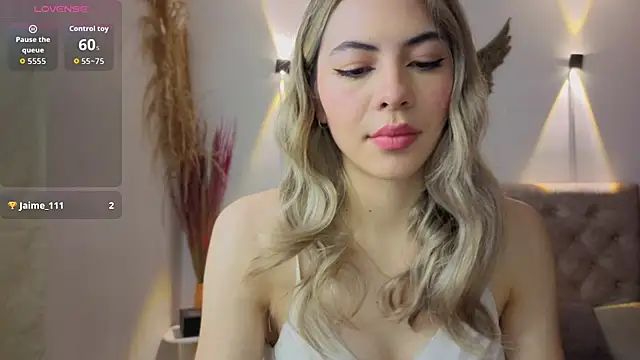 Snapshot of Nathaly-sky chatting on 07-06-26, 10:11 Nathaly-sky online show from 07-06-26, 10:11