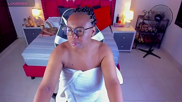 ShantalDior online show from 09-11-25, 05:40