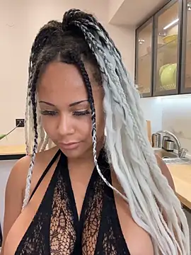 HaileyDiana online show from 10-23-25, 05:22