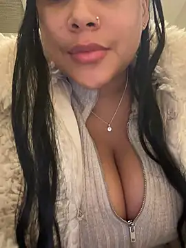Snapshot of HaileyDiana chatting on 02-26-25, 07:32 HaileyDiana online show from 02-26-25, 07:32
