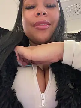 Snapshot of HaileyDiana chatting on 03-09-25, 08:51 HaileyDiana online show from 03-09-25, 08:51