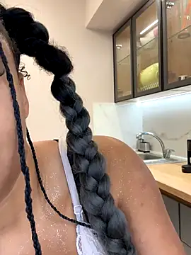 HaileyDiana online show from 11-24-25, 12:27