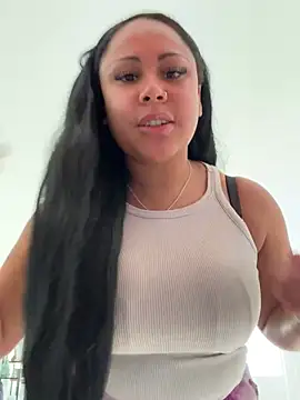 Snapshot of HaileyDiana chatting on 02-16-25, 10:54 HaileyDiana online show from 02-16-25, 10:54
