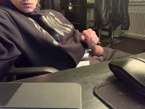 KendrickJiz online show from 05-18-26, 08:35