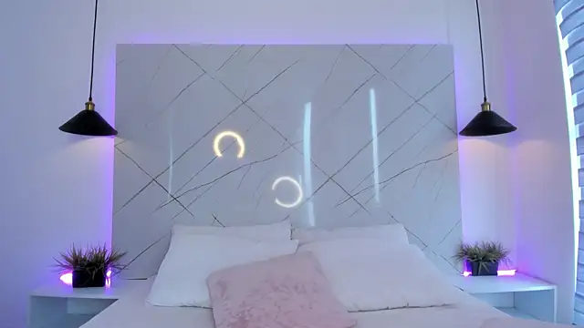 ANTONELLA  ROUSE  online show from 04-10-26, 07:32