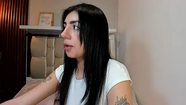 ANTONELLA  ROUSE  online show from 02-24-25, 04:04