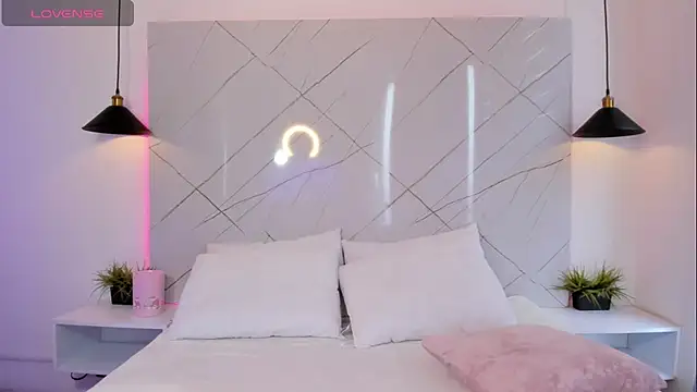 ANTONELLA  ROUSE  online show from 10-09-25, 07:47