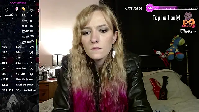 Snapshot of EllieeRose chatting on 06-17-26, 08:08 EllieeRose online show from 06-17-26, 08:08
