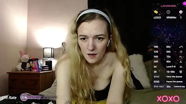 Snapshot of EllieeRose chatting on 02-14-25, 01:56 EllieeRose online show from 02-14-25, 01:56