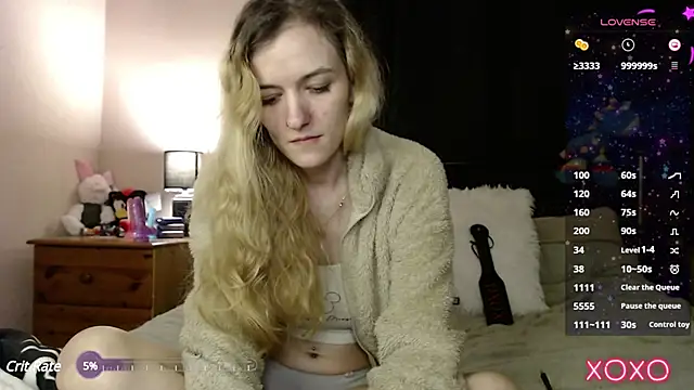 Snapshot of EllieeRose chatting on 03-03-25, 09:34 EllieeRose online show from 03-03-25, 09:34