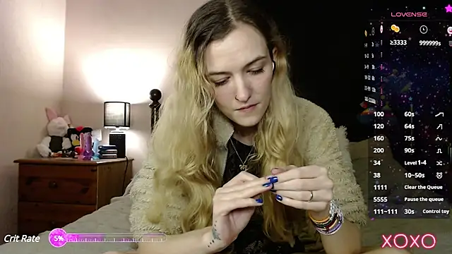 Snapshot of EllieeRose chatting on 03-10-25, 07:07 EllieeRose online show from 03-10-25, 07:07