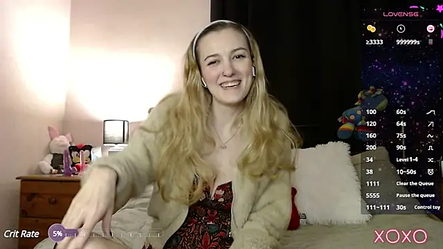 Snapshot of EllieeRose chatting on 02-17-25, 06:06 EllieeRose online show from 02-17-25, 06:06