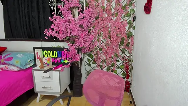 karenmilf 4 online show from 09-14-25, 04:24