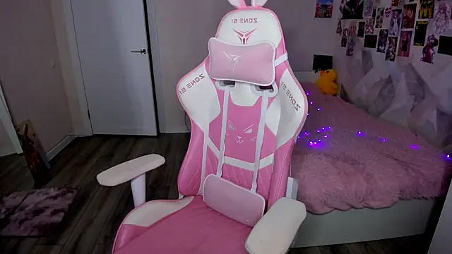 Passionate Angels online show from 11-16-25, 01:43