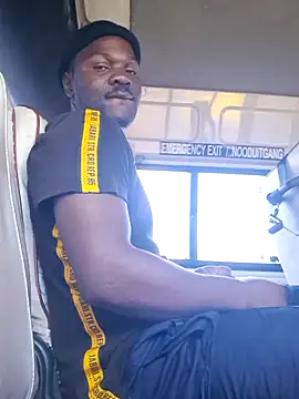 Snapshot of Petrossa chatting on 12-22-25, 04:23 Petrossa online show from 12-22-25, 04:23