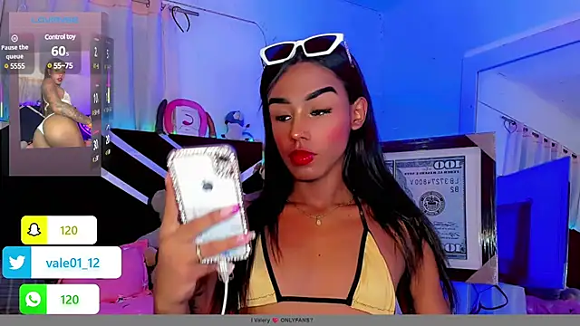 Snapshot of hot_goddess3X chatting on 02-21-25, 01:33 hot goddess3X online show from 02-21-25, 01:33