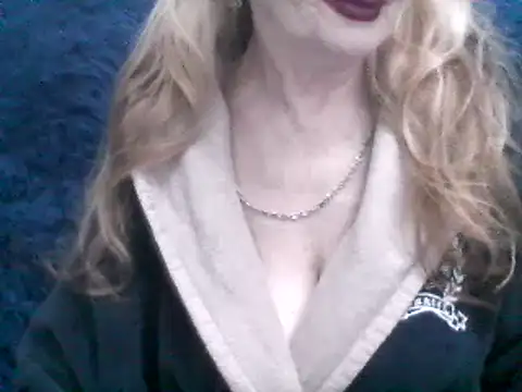 Snapshot of CarlyTreat chatting on 02-12-25, 04:44 CarlyTreat online show from 02-12-25, 04:44