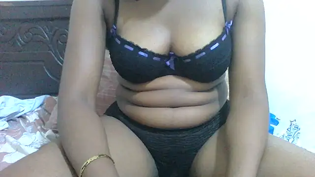 Snapshot of Honeyme24 chatting on 07-06-26, 03:14 Honeyme24 online show from 07-06-26, 03:14