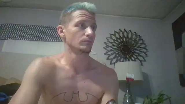 Snapshot of trash4cash chatting on 09-12-25, 01:39 trash4cash online show from 09-12-25, 01:39