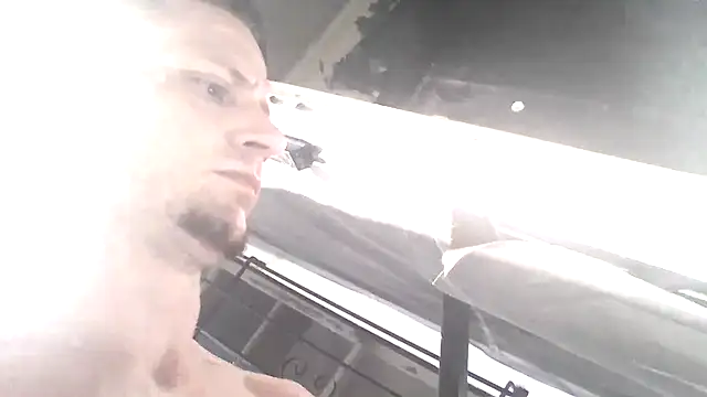 Snapshot of trash4cash chatting on 07-17-26, 04:37 trash4cash online show from 07-17-26, 04:37