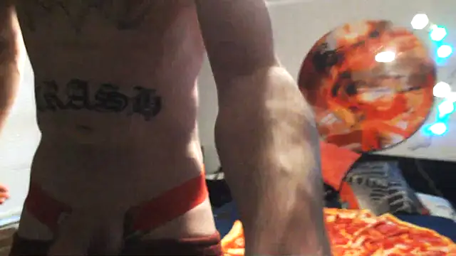 Snapshot of trash4cash chatting on 01-31-25, 11:03 trash4cash online show from 01-31-25, 11:03