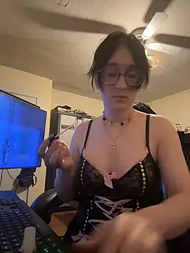 Snapshot of YandereDemon chatting on 10-31-25, 11:55 YandereDemon online show from 10-31-25, 11:55