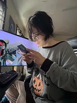 Snapshot of YandereDemon chatting on 10-21-25, 03:22 YandereDemon online show from 10-21-25, 03:22