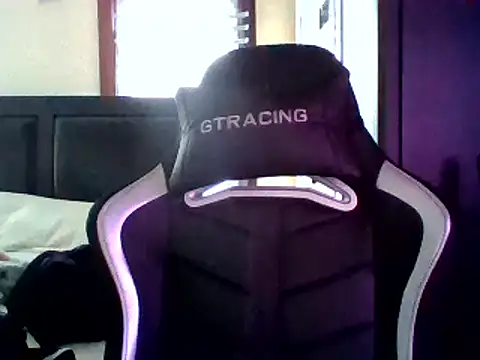 Snapshot of YandereDemon chatting on 01-04-25, 07:55 YandereDemon online show from 01-04-25, 07:55