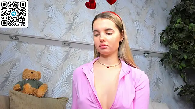 Erika Carpenter online show from 02-13-26, 12:21