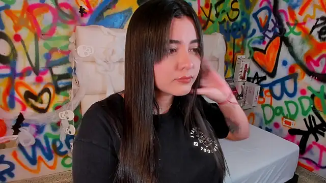 Snapshot of Liana_Bernocchi chatting on 10-19-25, 08:22 Liana Bernocchi online show from 10-19-25, 08:22