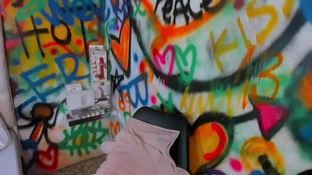 Snapshot of Liana_Bernocchi chatting on 09-12-25, 08:19 Liana Bernocchi online show from 09-12-25, 08:19