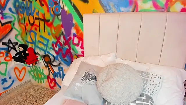 Liana Bernocchi online show from 02-19-26, 07:55