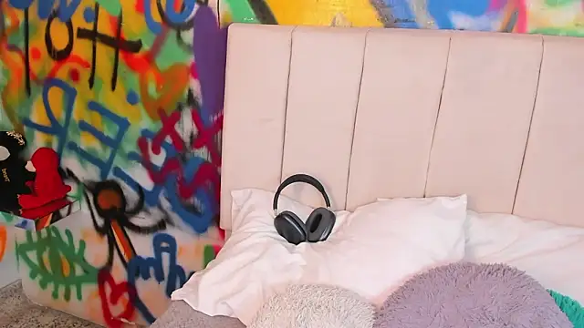 Liana Bernocchi online show from 02-28-26, 08:30