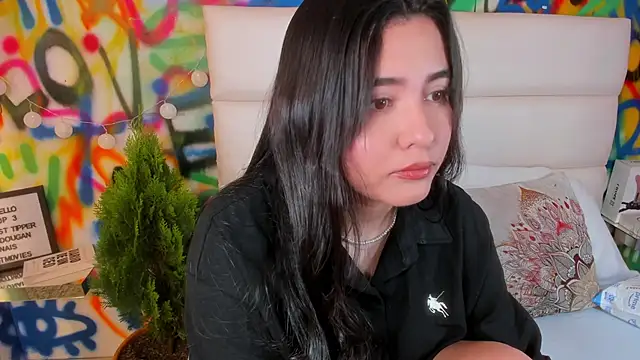 Snapshot of Liana_Bernocchi chatting on 11-19-25, 08:20 Liana Bernocchi online show from 11-19-25, 08:20