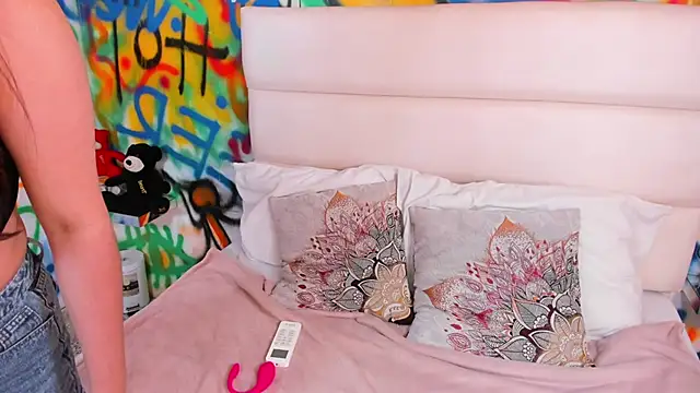 Liana Bernocchi online show from 02-11-26, 09:25