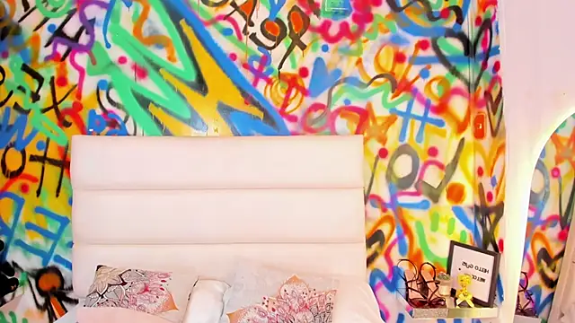 Liana Bernocchi online show from 02-05-26, 08:37