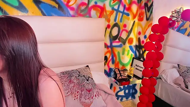 Liana Bernocchi online show from 02-12-26, 08:19