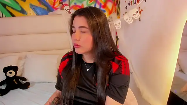 Snapshot of Liana_Bernocchi chatting on 10-11-25, 08:21 Liana Bernocchi online show from 10-11-25, 08:21