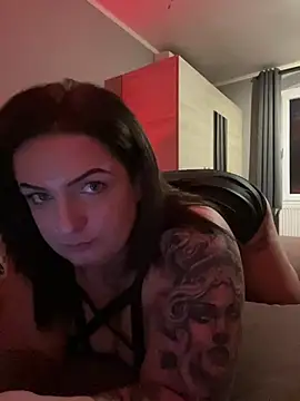 Snapshot of ninusbabee chatting on 02-08-25, 09:25 ninusbabee online show from 02-08-25, 09:25