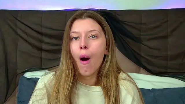 Snapshot of LiliaBianka chatting on 10-24-25, 07:40 LiliaBianka online show from 10-24-25, 07:40